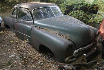 Coches abandonados en el bosque de Pownal