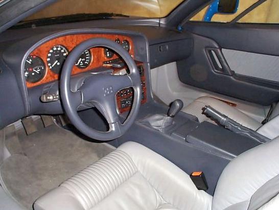 Bugatti EB110. Vista Interior.