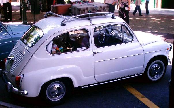 SEAT 600 E. Vista lateral.