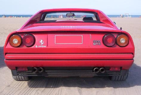 Ferrari 328 GTS. Vista trasera. Doble salida de escape.