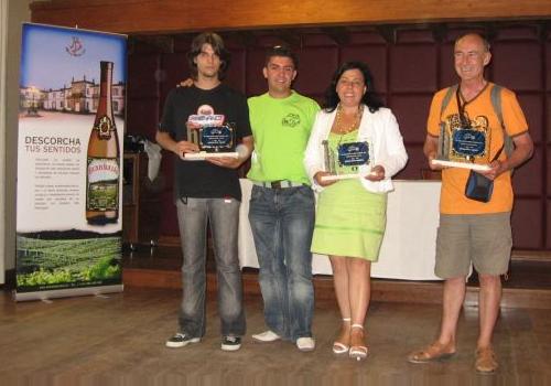 III Concentraci&oacute;n de 2CV de las R&iacute;as Baixas. Participantes premiados.