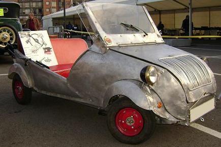 III Muestra Motor-Época de Beasain. Biscuter Voisin