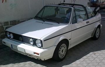 Volkswagen Golf MkI Cabrio. Vista frontal.