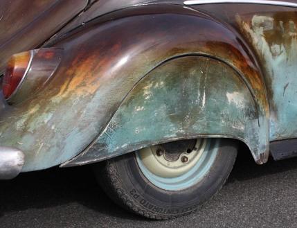 Volkswagen KDF Escarabajo Rat Rod. Rueda trasera carenada