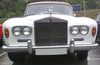 Rolls Royce. Vista frontal.