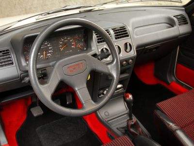 Peugeot 205 GTi. Interior.