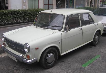 AUTHI Austin 1300 año 1972. Vista Frontal.