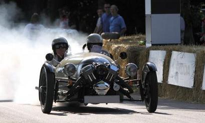 Morgan 3 Wheeler en carretera.