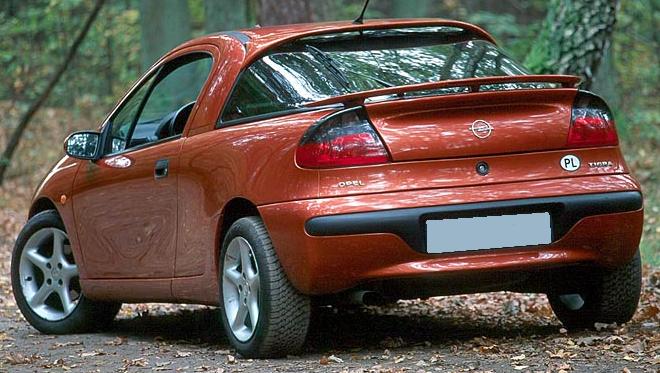 Opel Tigra. Vista trasera.