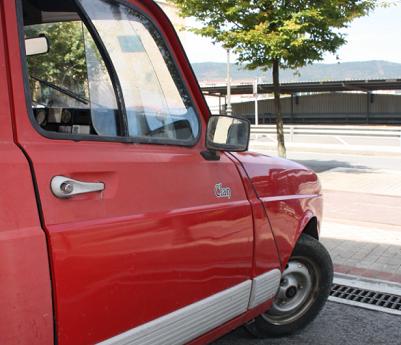 Renault 4 GTL Clan. Aletas delanteras.